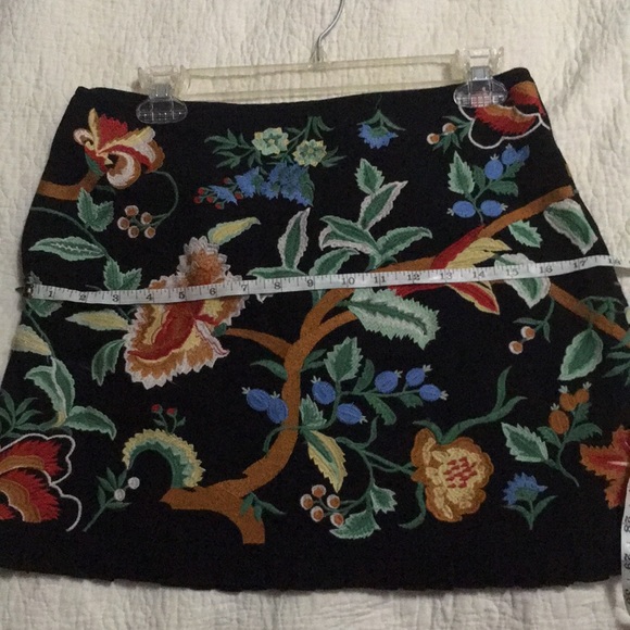 Zara embroidered skirt - Picture 4 of 5